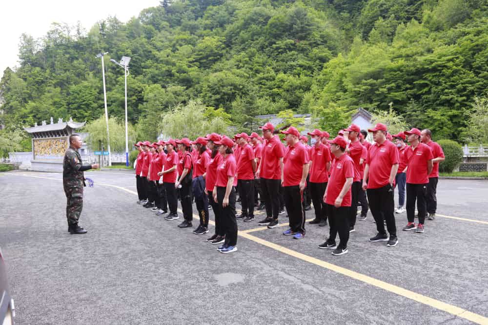 吉高千方黨支部組織開(kāi)展“奮斗百年路、啟航新征程”主題黨日活動(dòng)
