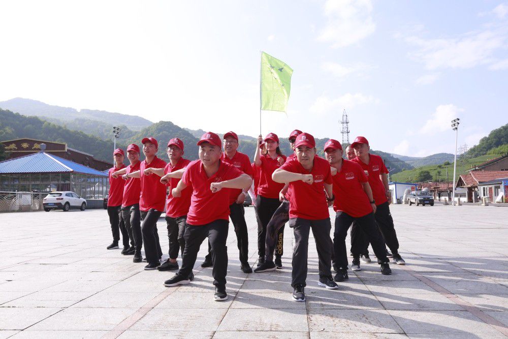 吉高千方黨支部組織開(kāi)展“奮斗百年路、啟航新征程”主題黨日活動(dòng)